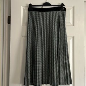 Pleated midi skirt